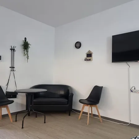 Paradise Garden Sweet Apartment Limassol